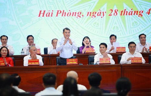Thủ tướng Lê Minh Hưng tiếp xúc cử tri thành phố Hải Phòng sau Kỳ họp thứ nhất, Quốc hội khóa XVI. Ảnh: Dương Giang – TTXVN