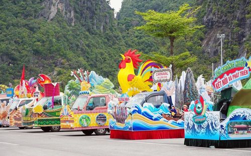 54 xe mô hình tại lễ hội Carnaval Hạ Long 2026. Ảnh: Văn Đức - TTXVN