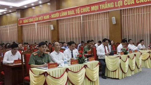 Các đại biểu dự hội nghị.