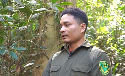 Anh Hồ Văn Kiên, thành viên tổ bảo vệ rừng cộng đồng xã Khe Sanh, tỉnh Quảng Trị. (Ảnh: Đỗ Bảo)