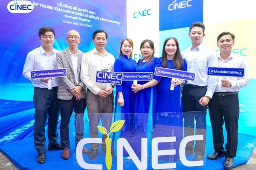 Đội ngũ cơ hữu làm công tác chuyên sâu tại Trung tâm Khởi nghiệp và Đổi mới sáng tạo tỉnh Cà Mau.