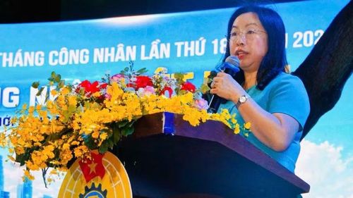 Phó Chủ tịch Thường trực Tổng Liên đoàn Lao động Việt Nam Thái Thu Xương phát biểu chỉ đạo tại chương trình.