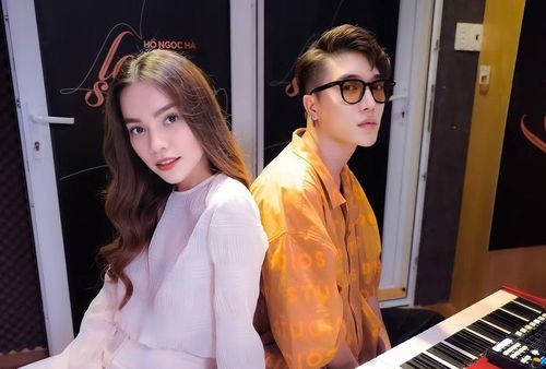 Năm 2018, theo VTV, Châu Đăng Khoa từng chia sẻ, dù thuộc top 3 nhạc sĩ đứng đầu Việt Nam nhưng thu nhập của anh cũng chỉ đủ sống.
