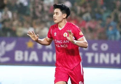 Với 7 bàn thắng kể từ đầu mùa, Đình Bắc leo lên vị trí thứ 6 trong danh sách Vua phá lưới V-League, sánh ngang Geovane và Imoh Fred Friday (Ninh Bình FC). Ảnh: Công an Hà Nội FC.