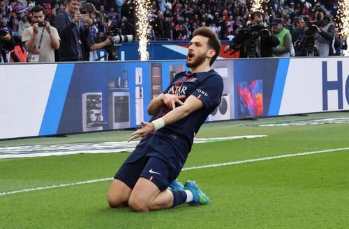 Kvaratskhelia là đầu tàu hàng công PSG.