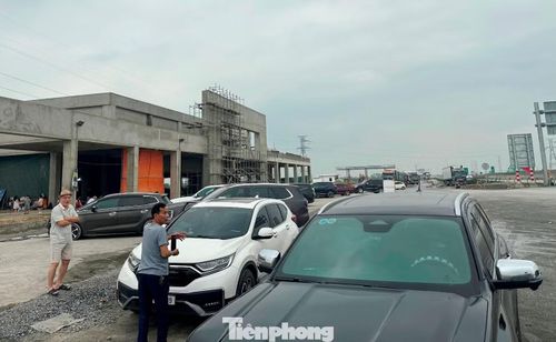 Dự án có tiến độ hoàn thành từ năm 2024 nhưng đến nay đã nhiều lần vỡ tiến độ, lỡ hẹn phục vụ người dân.