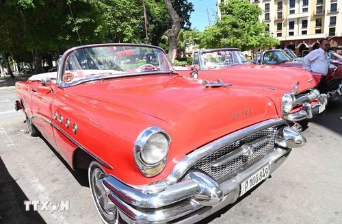 Một chiếc Buick 1953 trên đường phố La Habana. (Ảnh: Việt Hùng/TTXVN)