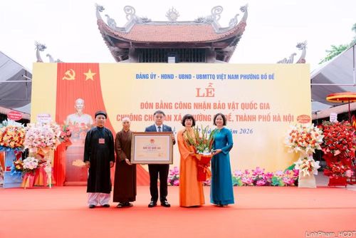 Lễ đón nhận Bằng công nhận Bảo vật Quốc gia - Chuông chùa An Xá. (Nguồn: CTTĐT Hà Nội)