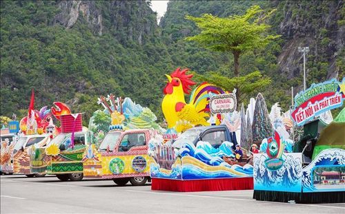 54 xe mô hình tại lễ hội Carnaval Hạ Long 2026.