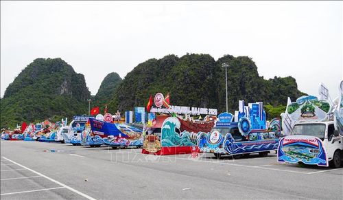 54 xe mô hình tại lễ hội Carnaval Hạ Long 2026.
