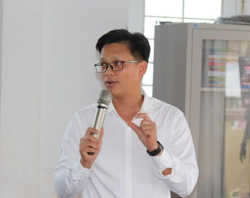 Ông Đoàn Duy Thoại – Nhà sáng lập Kifa Travel, trao đổi từ thực tế khảo sát tại địa phương.