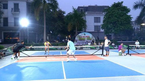 Pickleball - môn thể thao mới thu hút giới trẻ.