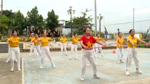 Các câu lạc bộ thể thao ngày càng thu hút đông đảo thành viên tham gia.