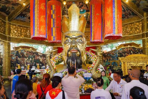 Theo Khu Du lịch Văn hóa Suối Tiên, chỉ riêng trong ngày giỗ Tổ Hùng Vương đơn vị đón hơn 10.000 lượt khách đến tham quan và vui chơi. Nguồn: plo.vn
