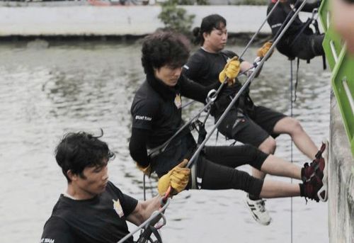 Cán bộ chiến sĩ, nghệ sĩ, diễn viên hăng say luyện tập sẵng sàng cho đêm Gala trọn vẹn, giàu cảm xúc.