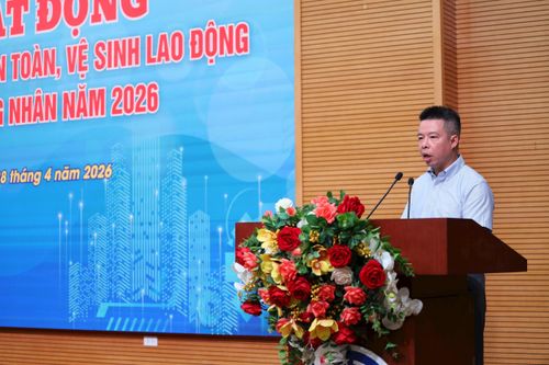 Phó Chủ tịch UBND phường Nguyễn Trọng Hải phát biểu tại buổi lễ. Ảnh: Hoa Thành