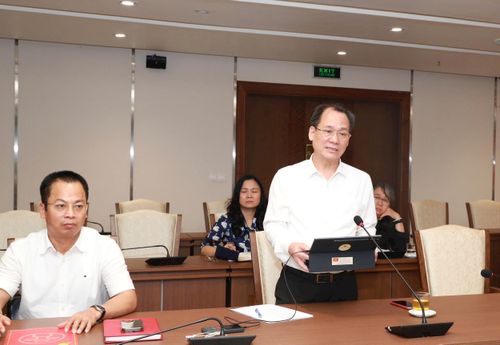 Bí thư Đảng ủy Khối các trường Đại học, Cao đẳng Hà Nội Nguyễn Thanh Sơn phát biểu tại hội nghị. Ảnh: Thanh Hải