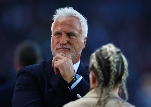  Cựu cầu thủ PSG và Newcastle, David Ginola xuất hiện với vẻ ngoài lịch lãm. Ông cũng từng là một diễn viên, người mẫu và bình luận viên bóng đá. Ảnh: Reuters. 