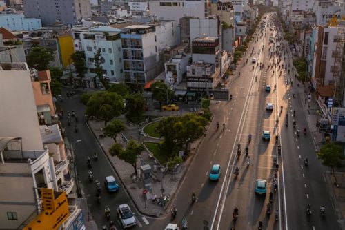 Việc không còn dải phân cách cứng cũng tiềm ẩn nguy cơ lấn làn nếu người tham gia giao thông không chấp hành đúng quy định.