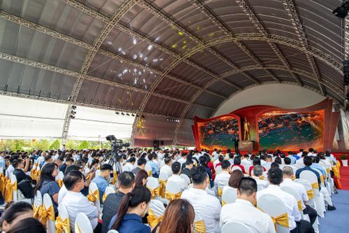 Việc lựa chọn nhà đầu tư cho "siêu" cảng được đánh giá là bước tiến quan trọng trong chiến lược nâng cấp hệ thống cảng biển Việt Nam.