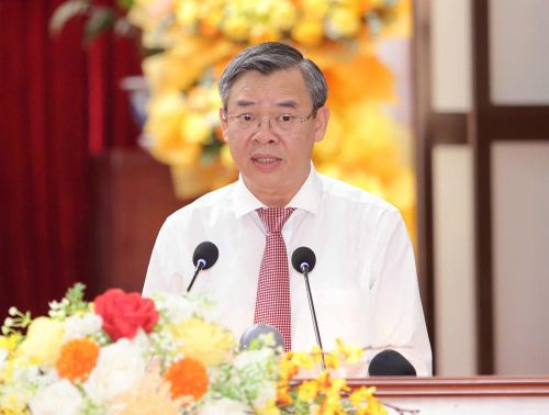 Ông Trương Cảnh Tuyên – Phó Bí thư Thành ủy, Chủ tịch UBND TP. Cần Thơ phát biểu, ôn lại ý nghĩa lịch sử ngày thống nhất non sông