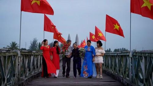Phim được quay tại nhiều địa danh lịch sử.