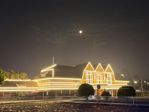 Ga áp dụng chính sách hợp tác với hướng dẫn viên, cộng tác viên và các đơn vị lữ hành. Cụ thể, mức thù lao 5.000 đồng/khách được áp dụng đối với các đoàn từ 10 người trở lên