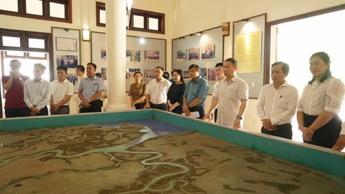  Bản đồ các mũi tiến công chiến dịch Hồ Chí Minh tại di tích quốc gia "Sở chỉ huy tiền phương Chiến dịch Hồ Chí Minh 