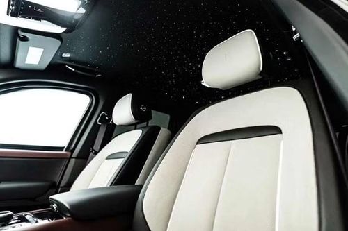 Để tối ưu hóa khả năng sinh tồn trong các tình huống khẩn cấp, Inkas cung cấp thêm hàng loạt tùy chọn nâng cấp như khoang động cơ bọc thép, cửa thoát hiểm trên trần, hệ thống camera giám sát 360 độ và camera quan sát ban đêm.
