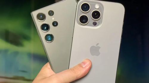 Bên cạnh đó, các nhà mạng tại Mỹ thường không ưu tiên phân phối những thiết bị có thể đe dọa vị thế của iPhone hay dòng Galaxy, khiến các hãng nhỏ khó tiếp cận người dùng.