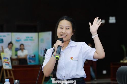 Ánh Dương chia sẻ về hành trình lan tỏa lối sống xanh. Ảnh: Giang Thanh