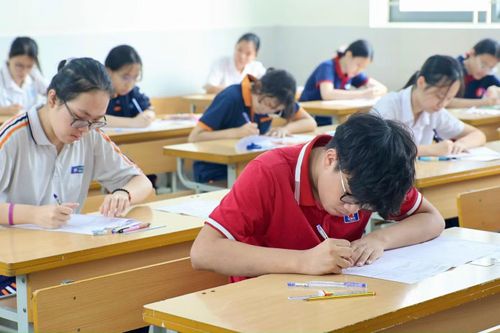 Kỳ thi tuyển sinh lớp 10 của Hà Nội hằng năm gây áp lực lớn cho học sinh