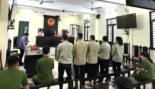  Quang cảnh phiên tòa.
