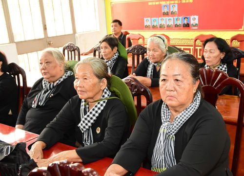 Các nữ du kích Củ Chi tham dự buổi gặp mặt.