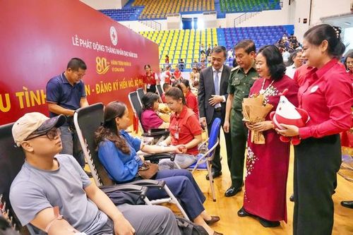 Tháng Nhân đạo ngày càng lan tỏa sâu rộng vào đời sống xã hội.