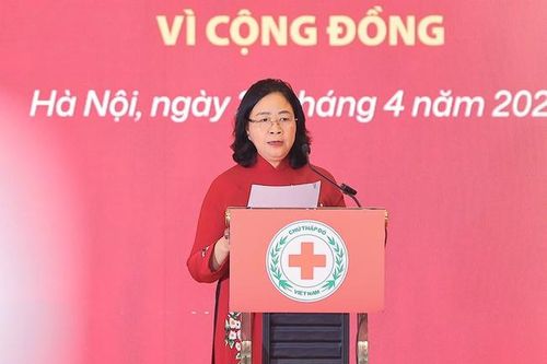 Bà Bùi Thị Minh Hoài, Ủy viên Bộ Chính trị, Bí thư Trung ương Đảng, Chủ tịch Ủy ban Trung ương MTTQ Việt Nam, phát biểu chỉ đạo.