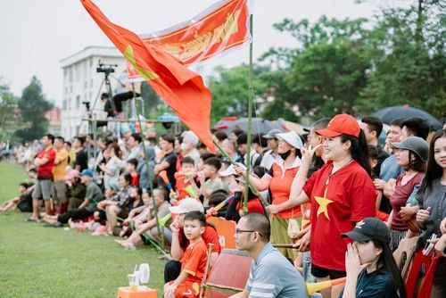 Các giải thể thao thu hút đông đảo các tầng lớp Nhân dân, tạo không khí vui tươi, phấn khởi hướng đến ngày hội non sông.