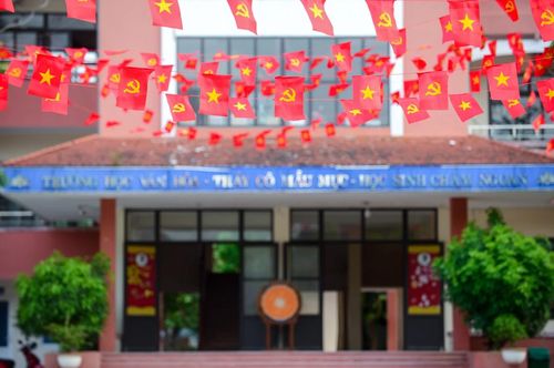 Các góc phố, khuôn viên công sở, trường học, điểm công cộng được chăm chút kỹ lưỡng, trở thành không gian lý tưởng để người dân và du khách dừng chân, ghi lại những khoảnh khắc đáng nhớ.