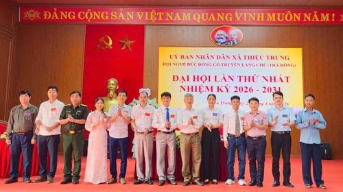 Ra mắt Ban Chấp hành Hội nghề đúc đồng cổ truyền làng Chè (Trà Đông) lần thứ nhất, nhiệm kỳ 2026 - 2031.