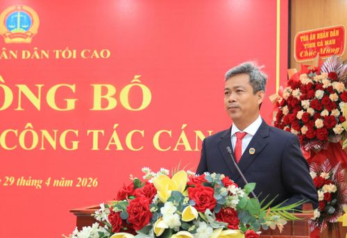 Chánh án Tòa án nhân dân tỉnh An Giang Thái Rết phát biểu nhận nhiệm vụ.