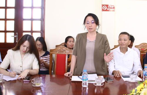 Đại diện doanh nghiệp tiêu thụ nông sản phát biểu tại hội nghị.