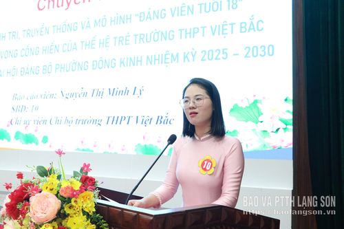 Thí sinh thực hiện phần thi thuyết trình
