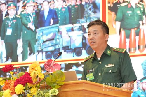 Báo cáo viên Đồn Biên phòng Bảo Lâm thuyết trình tại hội thi