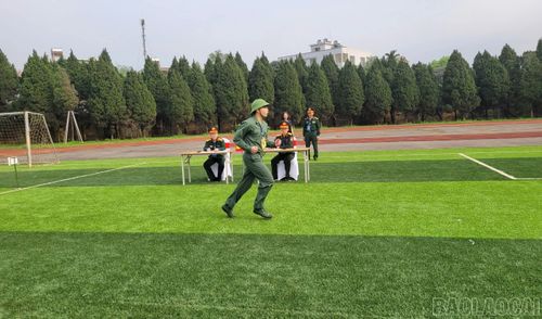 Các thí sinh thể hiện bài thi của mình tại Hội thi Giáo dục Quốc phòng - An ninh học sinh THPT toàn tỉnh lần thứ I năm 2026.