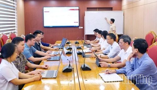 Theo dõi kết quả rà soát tiến độ, thực hiện các nhiệm vụ trên hệ thống; việc thực hiện nghị quyết, chỉ thị, kết luận của Trung ương tại Phòng Chuyển đổi số - Cơ yếu (Văn phòng Tỉnh ủy).
