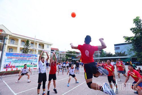 Các hoạt động giao lưu thể thao được tổ chức ngay trong ngày đầu tiên của kỳ nghỉ.