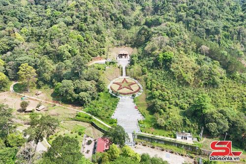 Khu di tích lịch sử kháng chiến chống Pháp khu rừng bản Nhọt