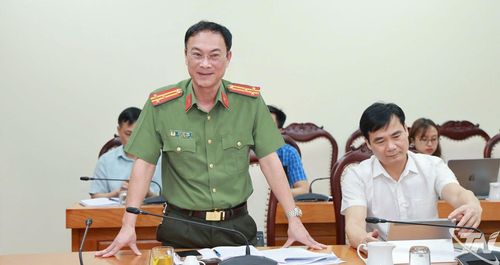 Đại biểu phát biểu ý kiến tại Hội nghị.