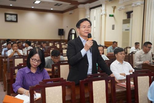 Đại diện hội khách sạn thành phố trình bày đề xuất 