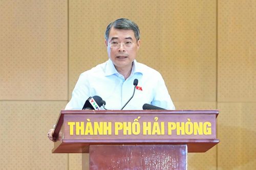Thủ tướng Chính phủ Lê Minh Hưng tiếp thu các ý kiến của cử tri. Ảnh: Đàm Thanh